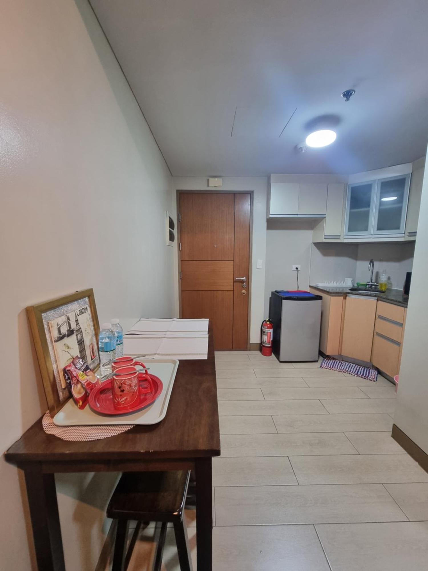 Palm Tree Condos Near Mnl Airport Terminal 3 By Elr Manila Exterior photo